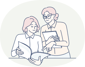 電話で問い合わせしている女性二人