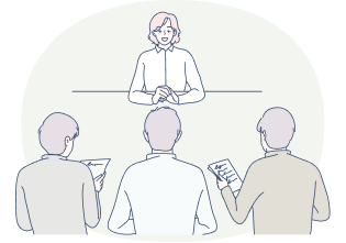 面談をしている女性